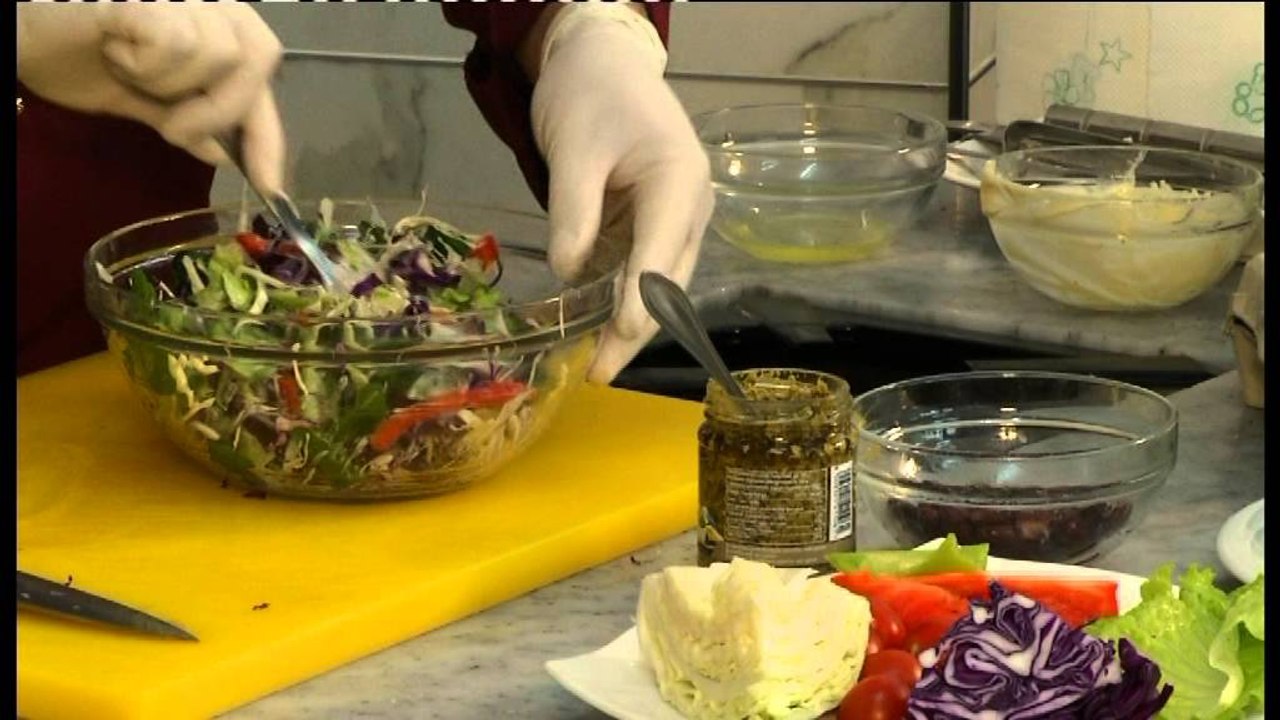 Receta e Ditës "Sallatë e Stinës" 15 dhjetor 2015 Ora News - Të parët për lajmin e fundit