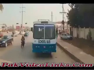 Mujhe Dushman Kay Bacho Ko Parhana Hai