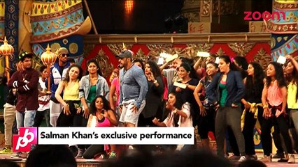 Salman Khan's grand entry at an award night, Ranveer Singh LASHES out at media