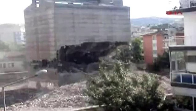 Un batiment fini à l'envers - Destruction qui tourne mal