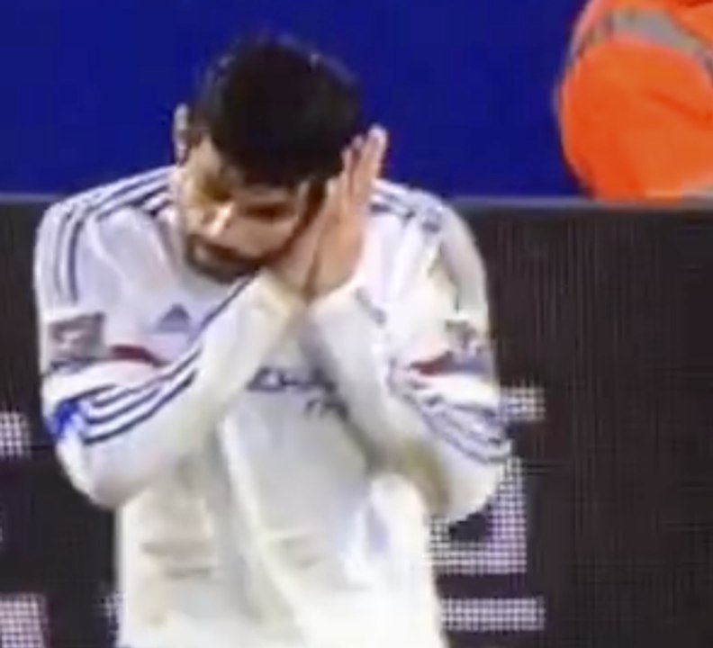 Quand Diego Costa demande à ses défenseurs d'arrêter de dormir - Leicester vs. Chelsea
