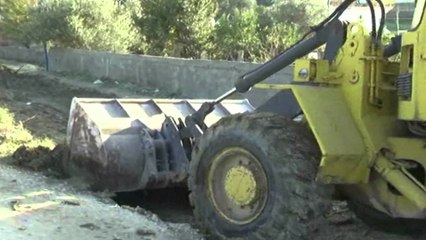 Report TV - Vlorë, shkaktuan përmbytjet  shemben ndërtimet mbi kolektorë