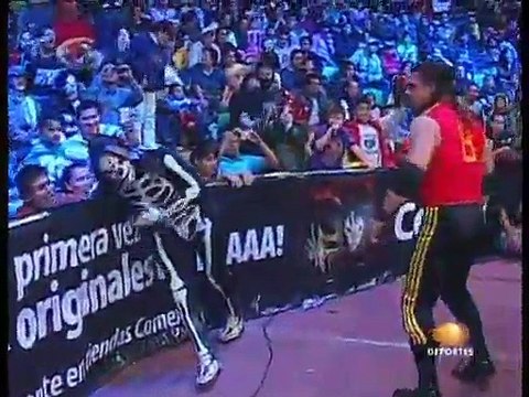 05 Cibernetico, El Mesias & La Parka vs. La Sociedad
