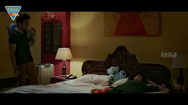 Revolver Rani Movie || Villains Attack on Kangana Ranaut || Kangana Ranaut, Vir Das