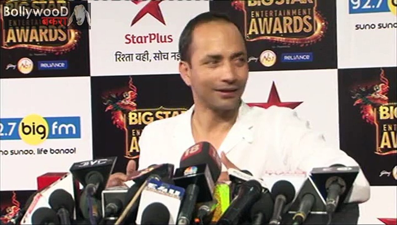 Tanu weds Manu star Pappy bhai entertain on Red carpet in Big Star Entertaintment Award 2015