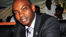 Willy Nyamitwe explique ce qui s'est passé lorsque les rebelles ont attaqué des camps militaires au Burundi