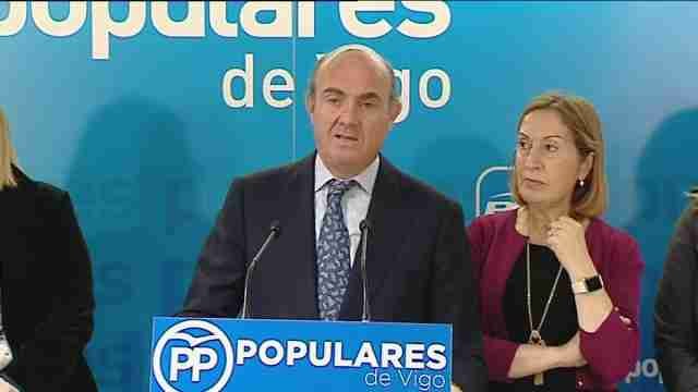 De Guindos: El PSOE intenta confundir rescate con asistencia financiera