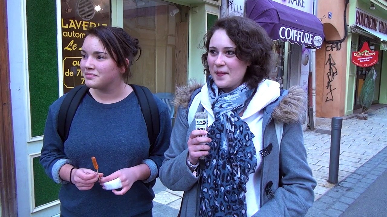 Affiche "lèche ta femme" : les Gapençais amusés ou agacés ? réponse au micro D!CI TV