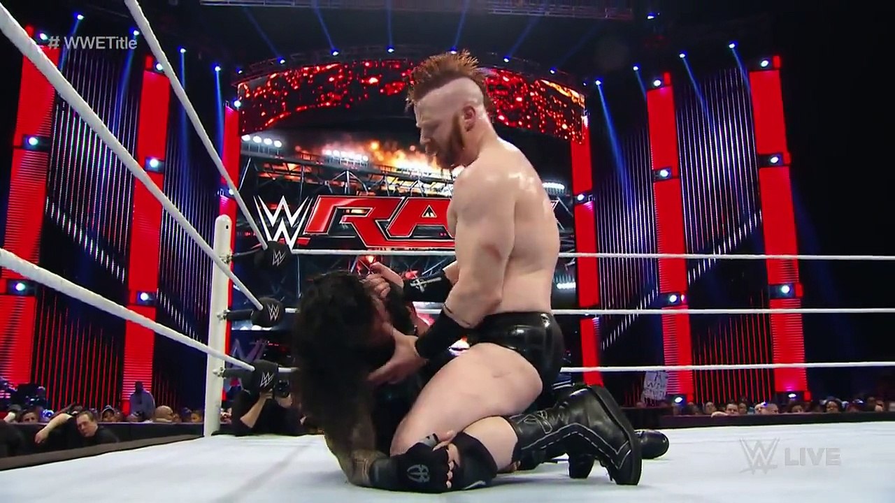 Roman Reigns vs. Sheamus - WWE World Heavyweight Championship Match: Raw, December 14, 2015