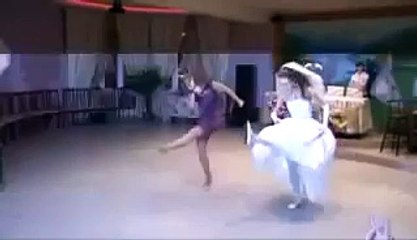 Прикольный танец невесты) Невеста зажигает)
