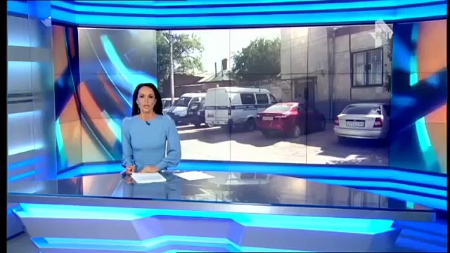 БАБУШКА ВЫГУЛИВАЛА РЕБЕНКА НА ПОВОДКЕ. УЖАС, КУДА МИР КАТИТСЯ ???