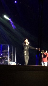 «Часы» (без начала) А.Бон и Д.Билан (Москва, Crocus, 29.05.2015) (alex120997)