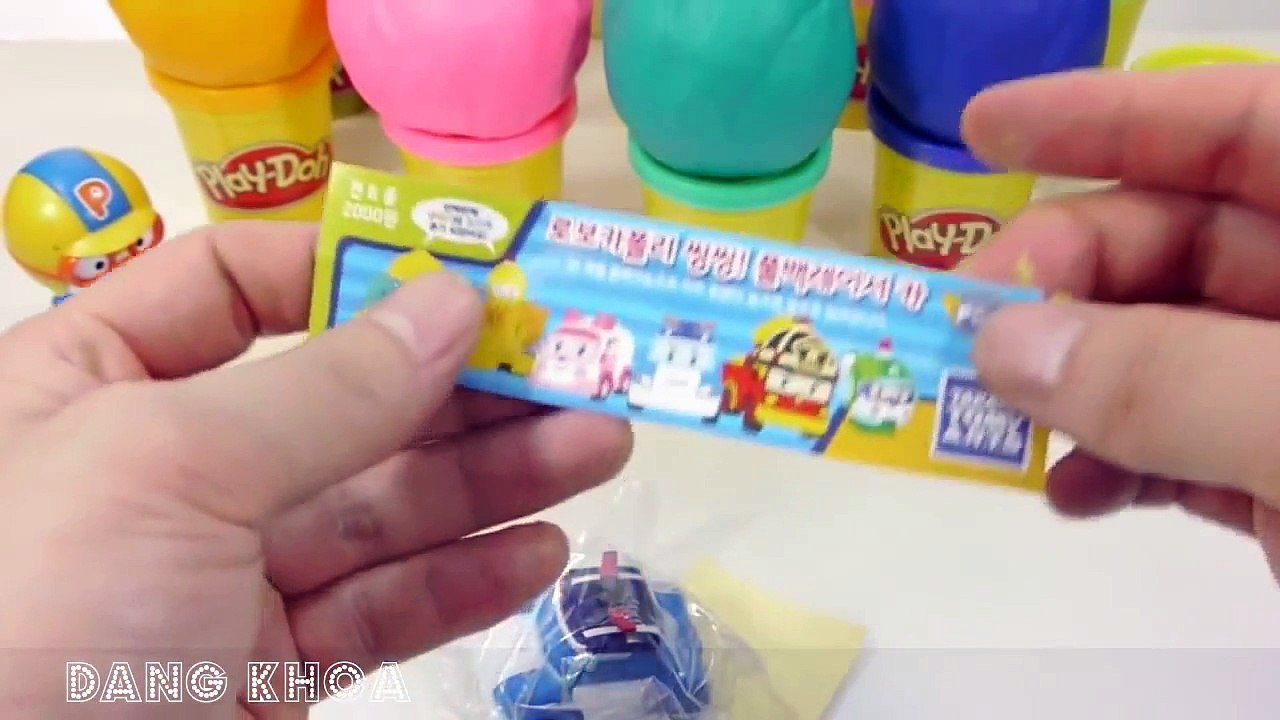 Bóc trứng đồ chơi Play Doh xe ô tô cảnh sát Robocar poli xe cứu thương máy bay cho bé xem