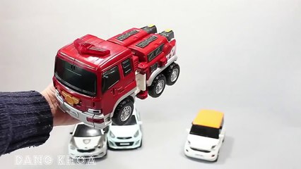 Bốn xe ôtô đồ chơi biến hình thành siêu nhân robot cảnh sát rất nhanh