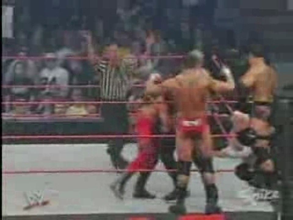 6 man tag team match