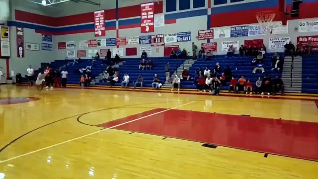 Dunk complètement DINGUE d'un lycéen