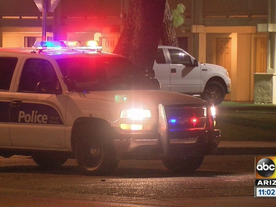 Delivery man shot in Phoenix