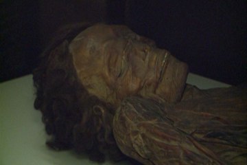 La momia guanche mejor conservada se expone en el MAN