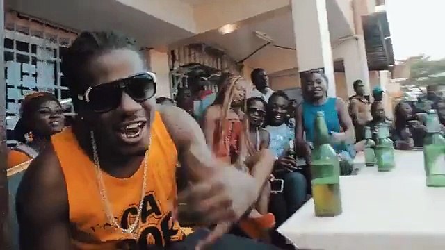 MAAHLOX LE VIBEUR ''ça sort comme ça sort clip officiel by NAPSTER KALLASH