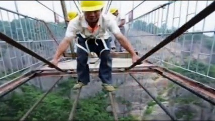 china main 600ft uncha Sheeshe k pul ka aghaz