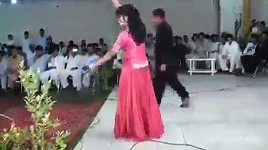 Pashto Lewane Pathan Rain Of Money On This Girl