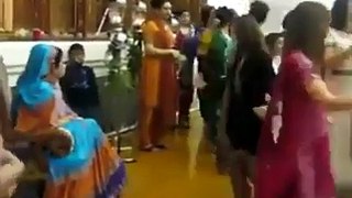 Pathan Girls Wedding Dance In Hall With Bibi Sheereni