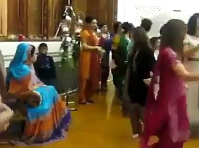 Pathan Girls Wedding Dance In Hall With Bibi Sheereni