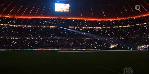 FC Bayern Weihnachtsgruß nach dem Spiel gg. Darmstadt