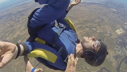 Я В ШОКЕ !!! СМОТРЕТЬ ДО КОНЦА!!! ПОТЕРЯЛ СОЗНАНИЕ В ВОЗДУХЕ ПРЫГАЯ С ПАРАШЮТА !!! ИНСТРУКТОР НЕ РАСТЕРЯЛСЯ