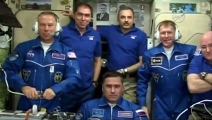 Astronaut Tim Peake speaks to wife and mother from space station