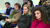 Gjuha shqipe, vetëm e folur?! - Top Channel Albania - News - Lajme