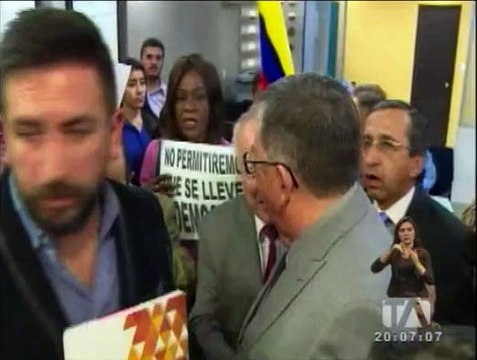 En menos de dos meses revierten frecuencias de tres radios en Ecuador