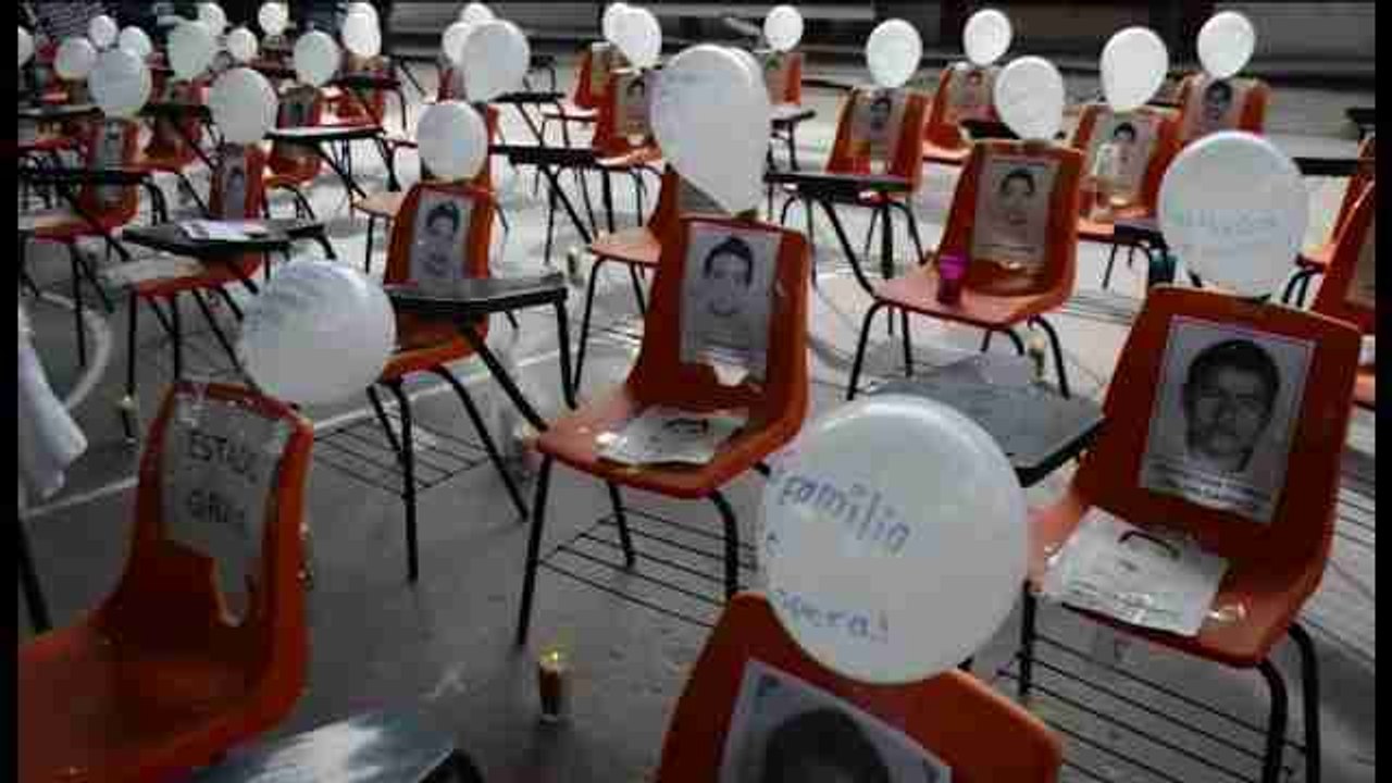 Padres de los 43 desaparecidos piden que se entreviste a militares