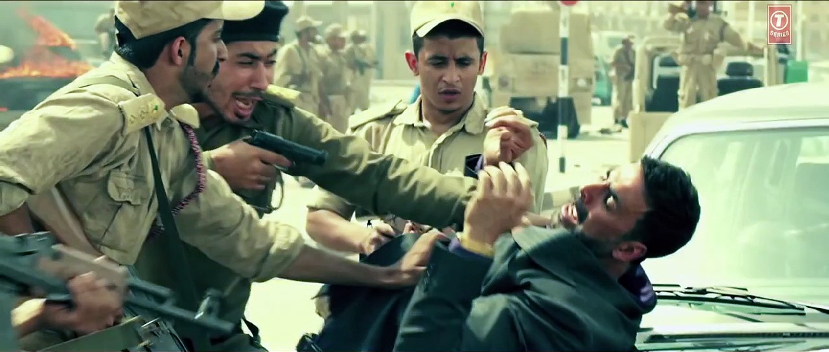 AIRLIFT 2015 Official Trailer - Akshay Kumar