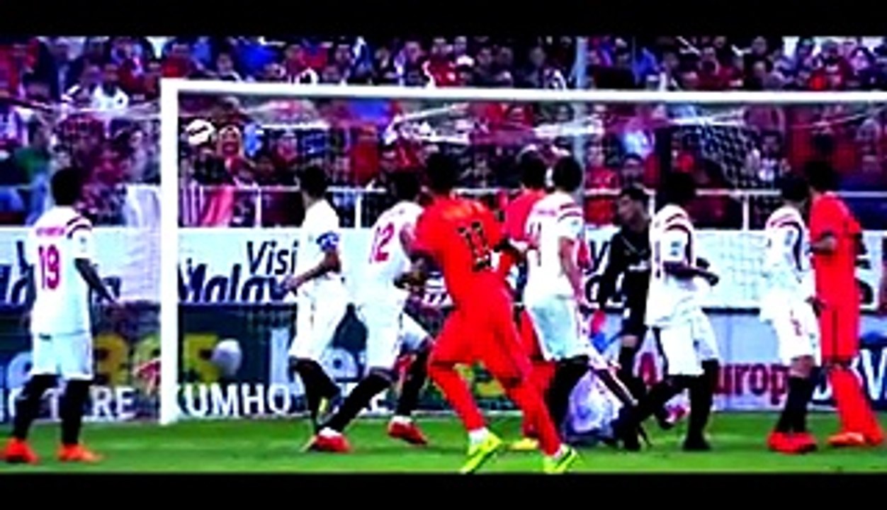 Lionel Messi, Cristiano Ronaldo and Neymar Jr. - Balloon DOr Battle 2015