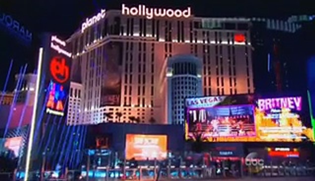 Britney Spears & Iggy Azalea Perform Pretty Girls @ 2015 Billboard Music Awards