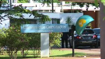 Polícia faz buscas na casa de Eduardo Cunha