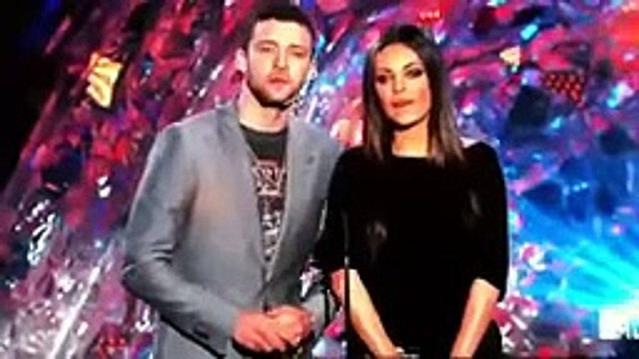 Tv Anchor Shocking Behavior With Lady Anchor In Live Award