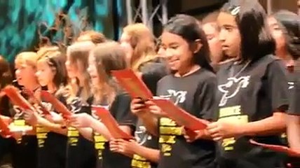 American Students Reciting Lab Pe Aati Hay Dua for Peshawar School Live 16 Dec 2015