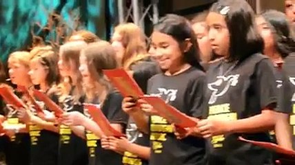 American Students Reciting LAB PE AATI HAI DUA for Peshawar Victims