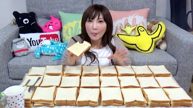 Cette japonaise mange 10.000 Kcal de tranches de pain. Dingue...