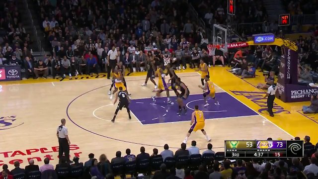 Kobe Bryant Hits D'Angelo Russell With the No Look Pass