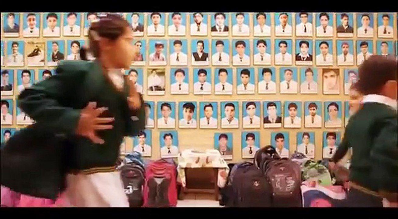 Watch Mujhay Dushman Ke Bachon Ko Parhana Hai