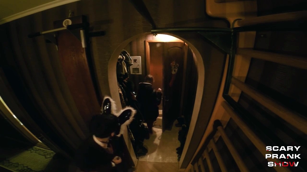 Killer Bunny Prank on Girlfriend SCARY PRANK