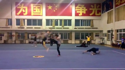 Chiscy akrobaci w akcji