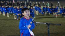 Yamashita Koshiro, de la FCB Escola de Katsushika, dóna la benvinguda al FC Barcelona