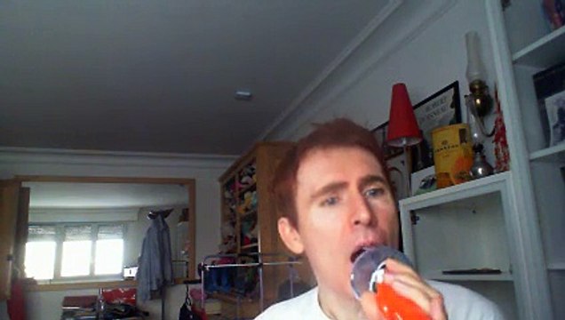 Wiwi égratigne aime moi je t'aime d'Enrico Macias