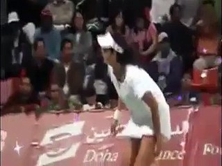 OMG SANIA MIRZA FALL DOWN AND CAMERA SCENE