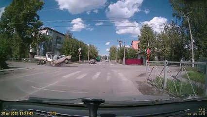 Car Crash Compilation # 283 | Compilation d'accident de voiture n°283 | Décembre 2015