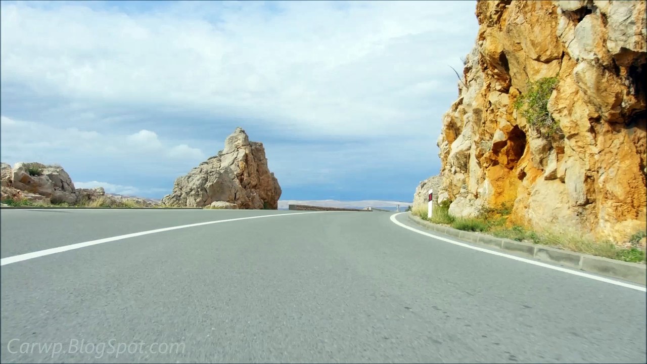 EM MOVIMENTO Mercedes-Benz SLC 300 2017 2.0 Turbo 245 cv 37,7 mkgf